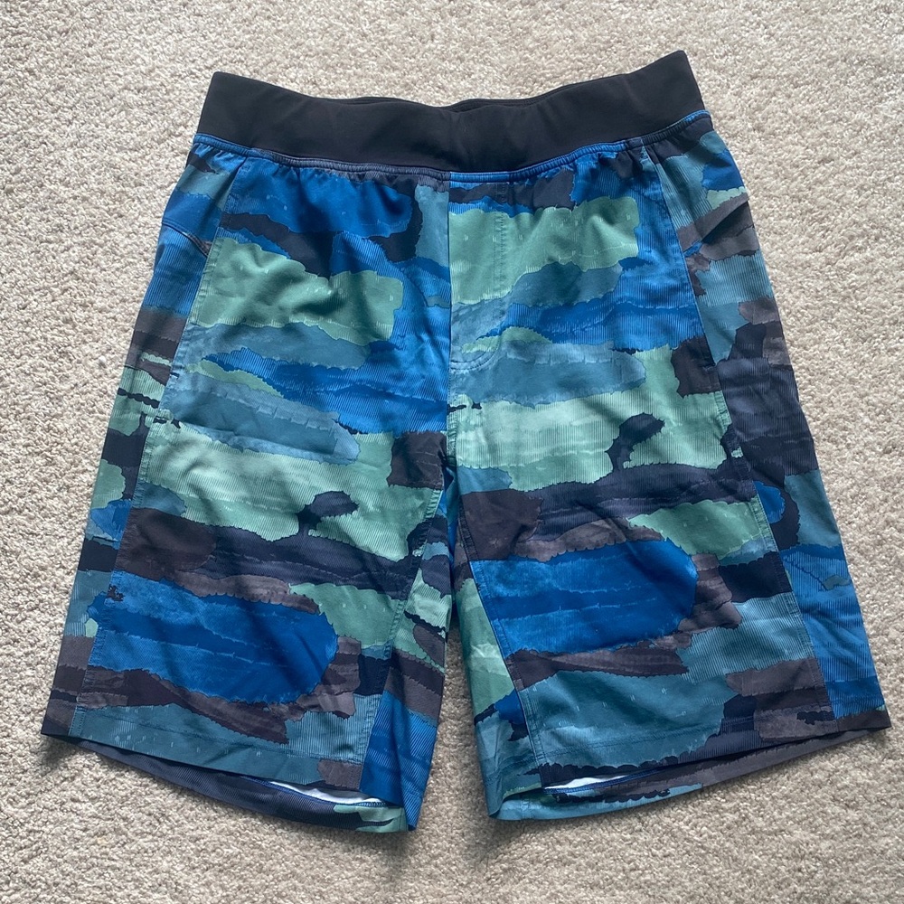 Men's Lululemon Large Blue Green Camo Swim Shorts
